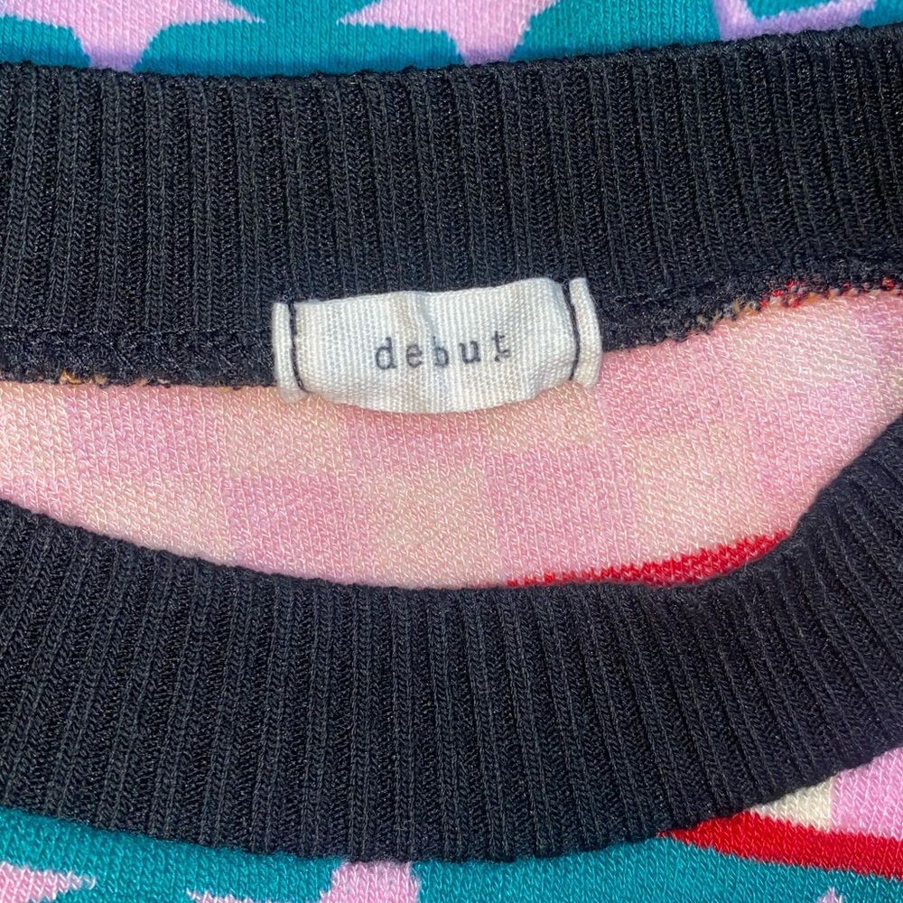 DEBUT Cropped Short Sleeve Sweater in Love Print - Picture 3 of 3